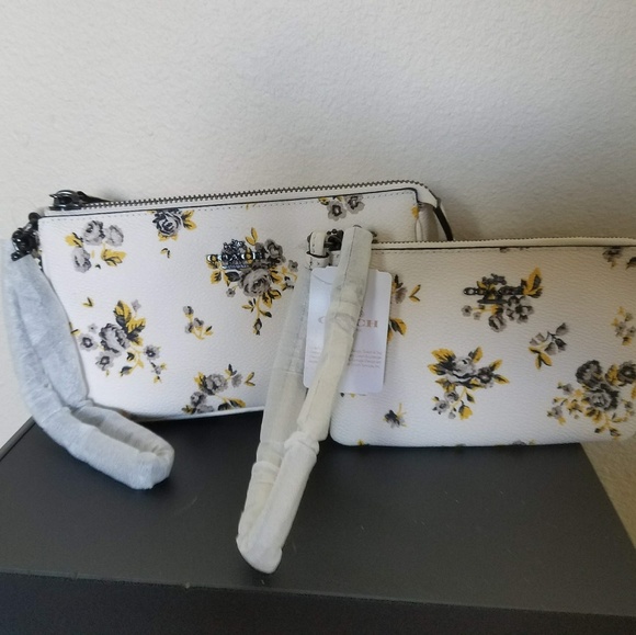 Coach wristlet - Picture 2 of 2